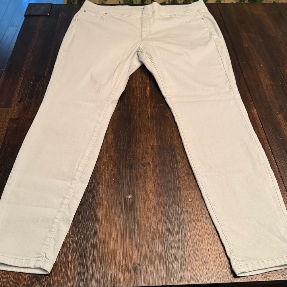 NWOT Amazon Essentials Light Blue Pull On Jegging Size 18